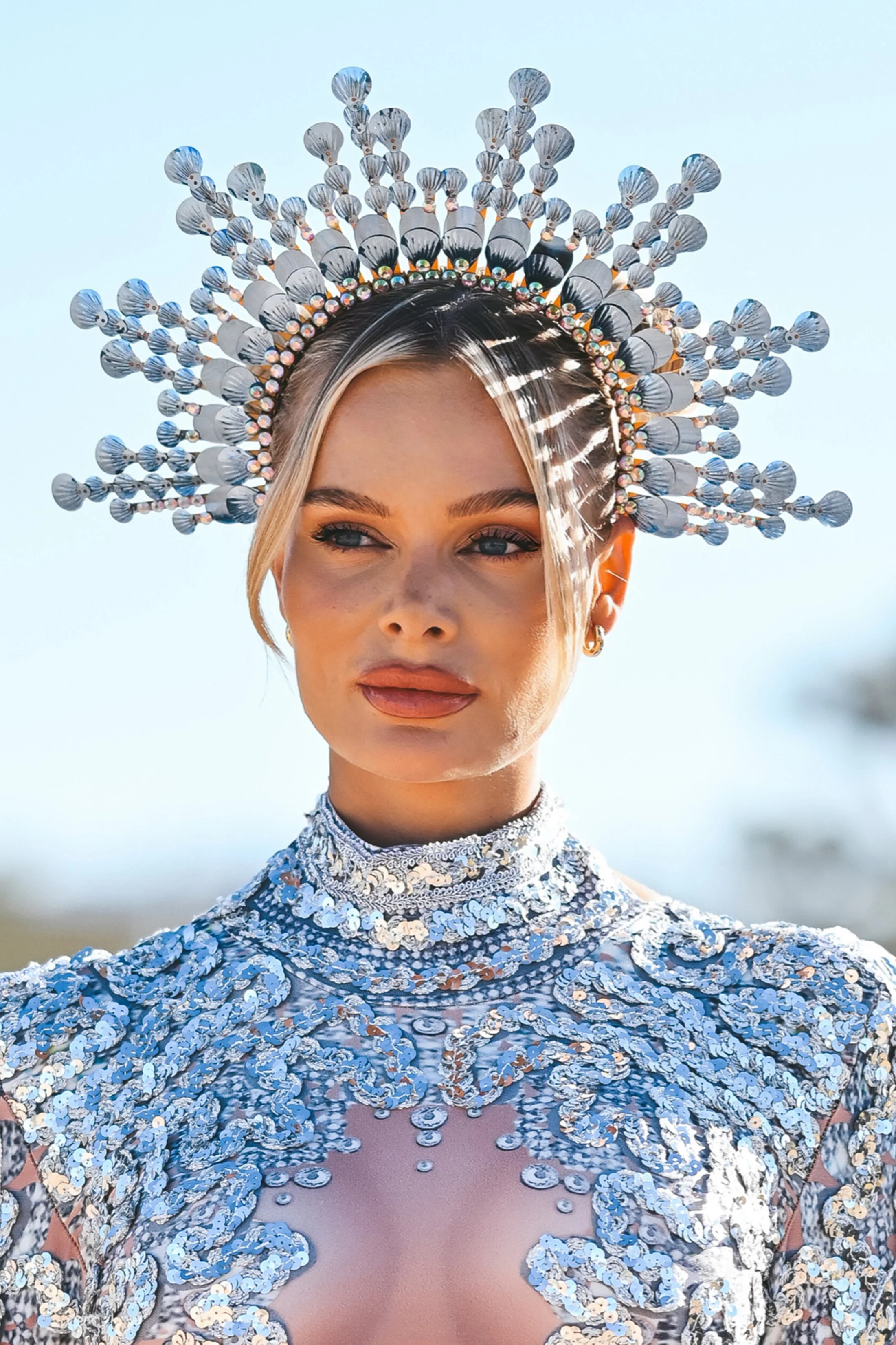 Wilma halo crown blue